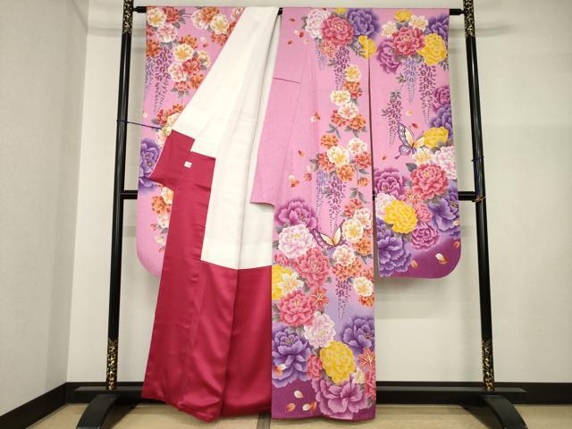平和屋着物●豪華振袖　花蝶文　ラインストーン　暈し染め　金糸　銀通し地　正絹　逸品　AABI5117ck