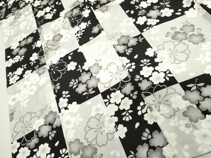 平和屋着物●上質な小紋　市松に桜　金彩　正絹　逸品　未使用　AABI5169cs