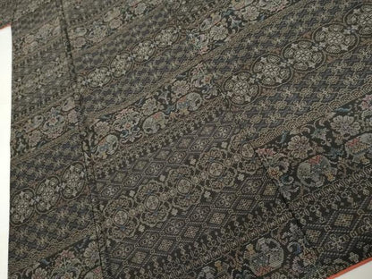 平和屋着物●本場大島紬　カタス7マルキ　更紗花文　象　黒地　正絹　逸品　AABI5177cs