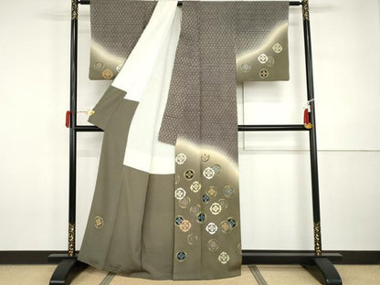 平和屋着物●東京友禅　坂和清　訪問着　刺繍　ろうけつ染　吉祥花丸文　暈し染め　正絹　逸品　AABI5195cs