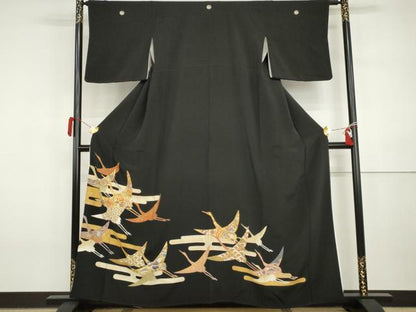 平和屋着物●創業460年・千總　黒留袖　駒刺繍　エ霞吉祥飛鶴文　金彩　伊勢丹扱い　正絹　逸品　AABI5199cs
