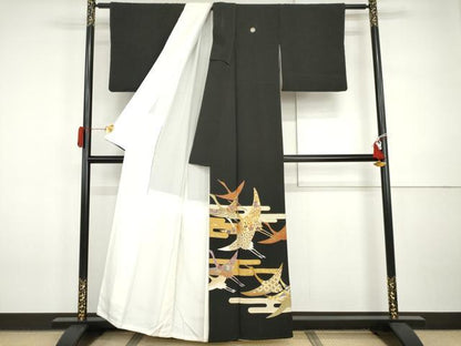 平和屋着物●創業460年・千總　黒留袖　駒刺繍　エ霞吉祥飛鶴文　金彩　伊勢丹扱い　正絹　逸品　AABI5199cs