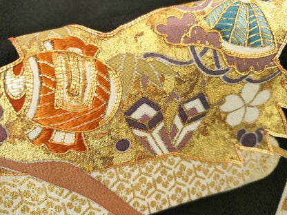平和屋着物●創業460年・千總　黒留袖　駒刺繍　エ霞吉祥飛鶴文　金彩　伊勢丹扱い　正絹　逸品　AABI5199cs