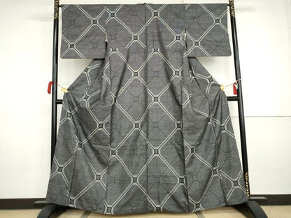 平和屋着物●本場大島紬　カタス9マルキ　蜀江文　黒地　正絹　逸品　AABI5233cs