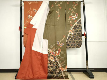 平和屋着物●豪華振袖　駒刺繍　舞蝶萩文　金彩　ロング丈　正絹　逸品　AABI5239cs
