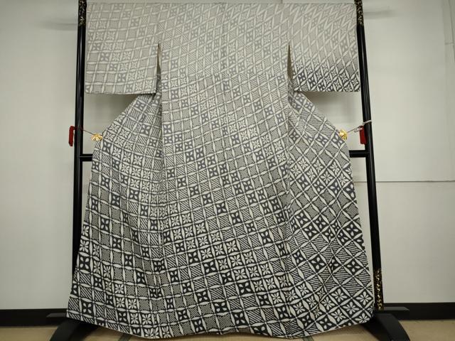 平和屋着物●訪問着　中国三大刺繍　相良刺繍　絞り　七宝花文　暈し染め　金通し地　三越扱い　正絹　逸品　AABI5260cs