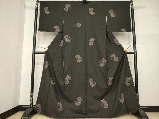 平和屋着物●本場大島紬　カタス9マルキ　地空き　舞花文　正絹　逸品　未使用　AABI5311ck