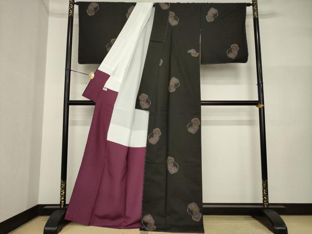 平和屋着物●本場大島紬　カタス9マルキ　地空き　舞花文　正絹　逸品　未使用　AABI5311ck