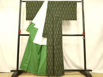 平和屋着物■本場村山大島紬　亀甲花文　黒地　正絹　逸品　AABI5809fw