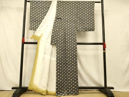 平和屋着物■上質な小紋　型染め　花鳥菱文　黒地　正絹　逸品　AABI5905fw