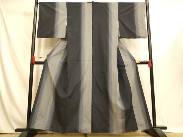 平和屋着物■上質な紬　霞間道　黒地　正絹　逸品　AABI5990fw