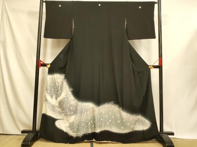 平和屋着物■豪華黒留袖　作家物　刺繍　孔雀文　暈し染め　金銀糸　銀彩　正絹　逸品　AABI5994fw
