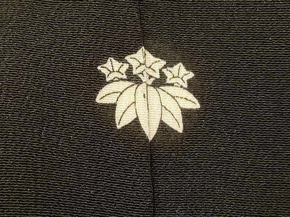 平和屋着物■豪華黒留袖　駒刺繍　飛鶴宝尽くし文様　銀糸　金彩　正絹　逸品　AABI5995fw