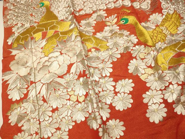 平和屋本店●色打掛　和装　婚礼　結婚式　花嫁　神社挙式　総刺繍　孔雀片輪車文　金銀糸　金通し地　正絹　逸品　AABI6080fw