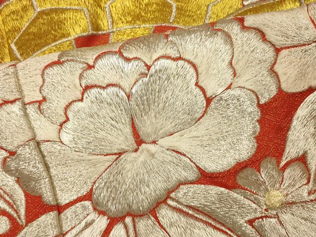 平和屋本店●色打掛　和装　婚礼　結婚式　花嫁　神社挙式　総刺繍　孔雀片輪車文　金銀糸　金通し地　正絹　逸品　AABI6080fw
