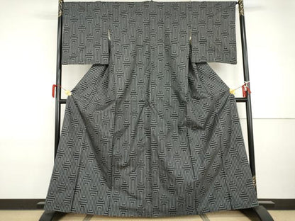 平和屋着物●本場大島紬　一元7マルキ　変わり格子　黒地　正絹　逸品　AABI6100cs