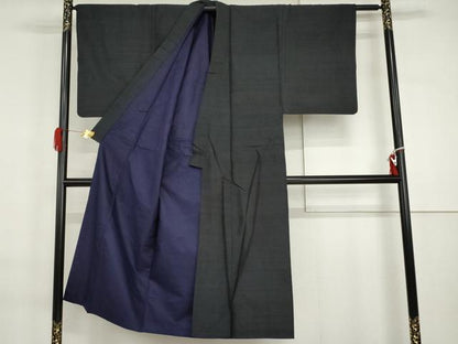 平和屋着物●男性　黒紋付　紬地　正絹　逸品　AABI6118cs