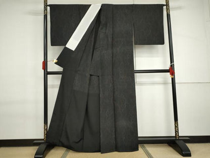 平和屋着物●結城紬　雪輪重ね文　黒地　胴抜き仕立て　証紙付き　正絹　逸品　AABI6144cs