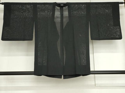 平和屋着物▽道行コート　スリーシーズン　春夏秋　塵除け　幾何学紋紗　黒地　正絹　逸品　AABI6166cs