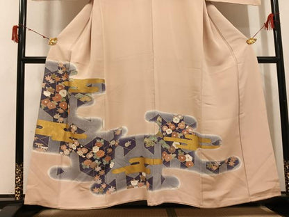 平和屋着物●創業460年・千總　色留袖　駒刺繍　エ霞草花文　暈し染め　金彩　正絹　逸品　AABI6249ph