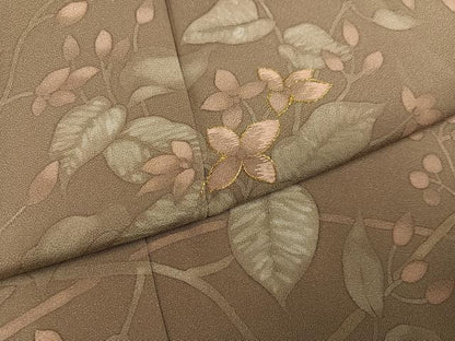 平和屋着物●訪問着　刺繍　ろうけつ染　草花文　銀座越後屋扱い　たとう紙付き　正絹　逸品　AABI6270ph