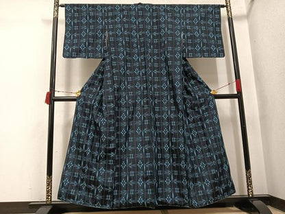 平和屋着物●上質な紬　琉球絣文様　正絹　逸品　AABI6293ph