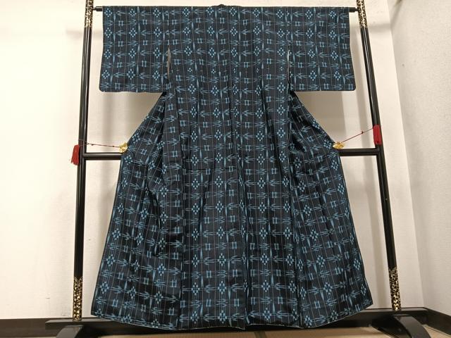 平和屋着物●上質な紬　琉球絣文様　正絹　逸品　AABI6293ph