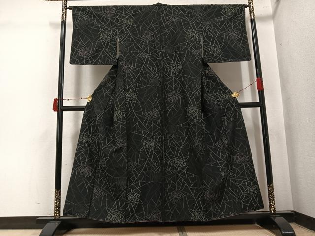 平和屋着物●上質な紬　薔薇　バラ　黒地　正絹　逸品　未使用　AABI6340ph
