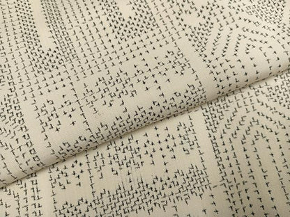 平和屋着物●本場大島紬　白大島　変わり市松文　正絹　逸品　AABI6346ph