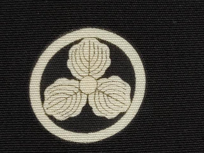 平和屋着物■豪華黒留袖　刺繍　飛鶴松文　金糸　正絹　逸品　AABI6427st