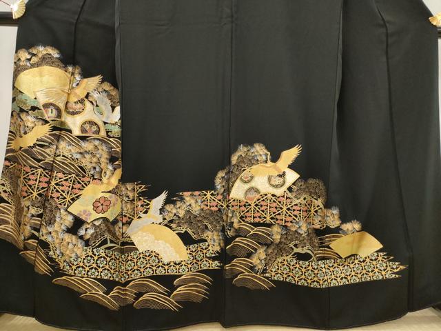平和屋着物■豪華黒留袖　駒刺繍　地紙飛鶴花文　金銀彩　正絹　逸品　AABI6428st