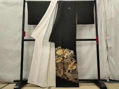 平和屋着物■豪華黒留袖　駒刺繍　地紙飛鶴花文　金銀彩　正絹　逸品　AABI6428st