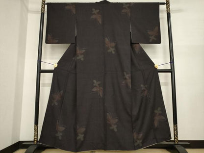 平和屋着物●結城紬　80亀甲　舞蝶文　正絹　逸品　AABI6857ck
