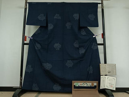 平和屋着物▽結城紬　奥順　はたおり娘　単衣　100亀甲　笹竹花文　証紙付き　正絹　逸品　AABI6964jh
