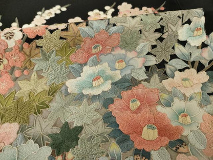 平和屋着物●豪華黒留袖　作家物　刺繍　枝花尽くし　正絹　逸品　AABI7082ck