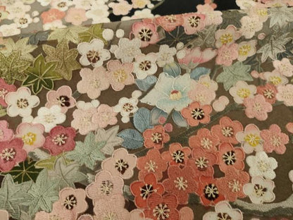 平和屋着物●豪華黒留袖　作家物　刺繍　枝花尽くし　正絹　逸品　AABI7082ck