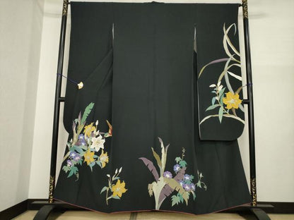 平和屋着物●二代目清次郎　手描き　振袖　草花文　黒地　正絹　逸品　AABI7096ck