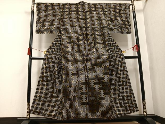 平和屋着物●本場大島紬　龍郷絣　秋名バラ　正絹　逸品　AABI7362ph