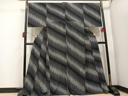 平和屋着物●上質な小紋　間道　黒地　正絹　逸品　AABI7377ph