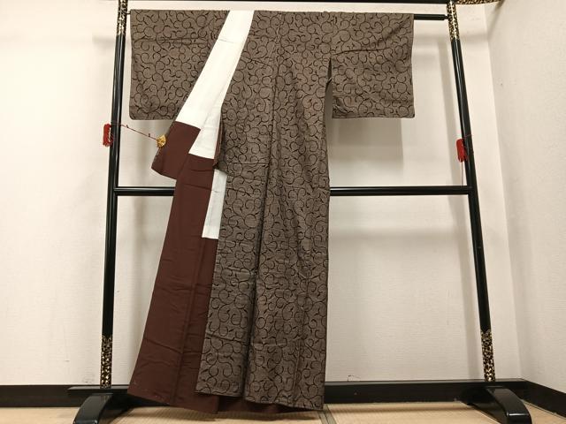 平和屋着物●本場大島紬　カタス9マルキ　唐草文　正絹　逸品　未使用　AABI7395ph