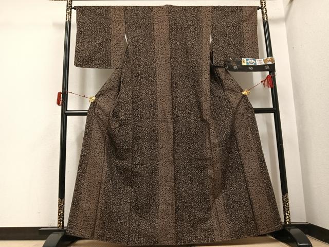 平和屋着物●本場大島紬　古代染色純泥染め　カタス9マルキ　伊集院織物謹製　証紙付き　正絹　逸品　未使用　AABI7402ph