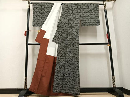 平和屋着物●本場村山大島紬　市松花文　正絹　逸品　AABI7405ph