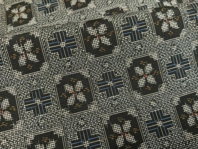 平和屋着物●本場村山大島紬　市松花文　正絹　逸品　AABI7405ph