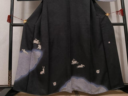 平和屋着物●訪問着　作家物　兎　黒地　正絹　逸品　AABI7419ph
