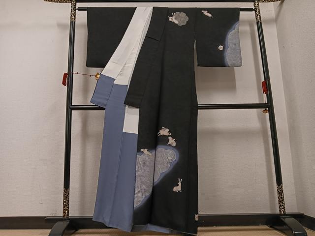 平和屋着物●訪問着　作家物　兎　黒地　正絹　逸品　AABI7419ph