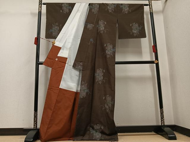 平和屋着物●本場大島紬　地空き　草花文　窪田織物謹製　まるやま扱い　証紙付き　正絹　逸品　未使用　AABI7465ph