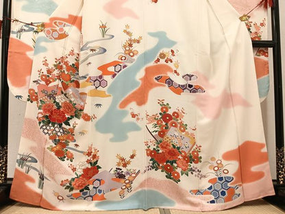 平和屋着物●豪華振袖　駒刺繍　草花冊子文　暈し染め　金彩　正絹　逸品　AABI7468ph