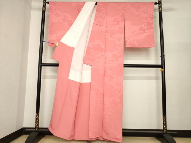 平和屋着物●上質な色無地　雲重ね地紋　甚三紅色　正絹　逸品　AABI7582ck