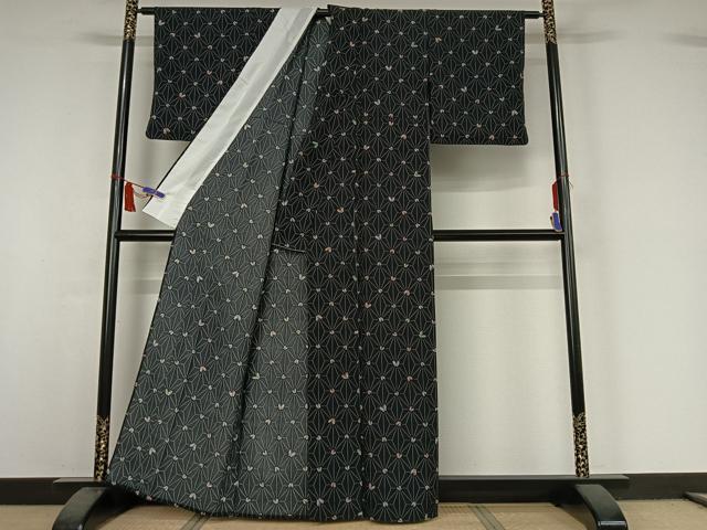 平和屋着物▽小紋　単衣　麻の葉舞蝶文　黒地　洗える着物　AABI7650jh