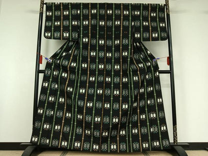 平和屋着物▽上質な紬　単衣　遠州椿　黒地　正絹　逸品　AABI7724jh